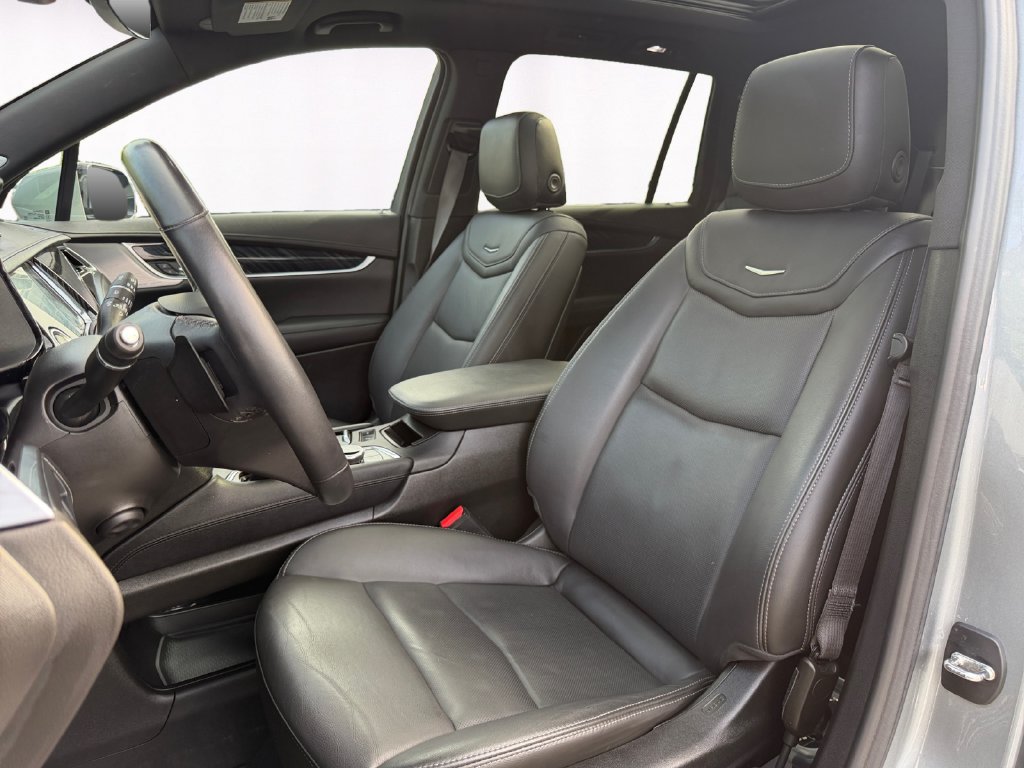 Used 2024 Cadillac XT6 Premium Luxury w/ LPO, Floor Liner Package AWD/4WD image 9