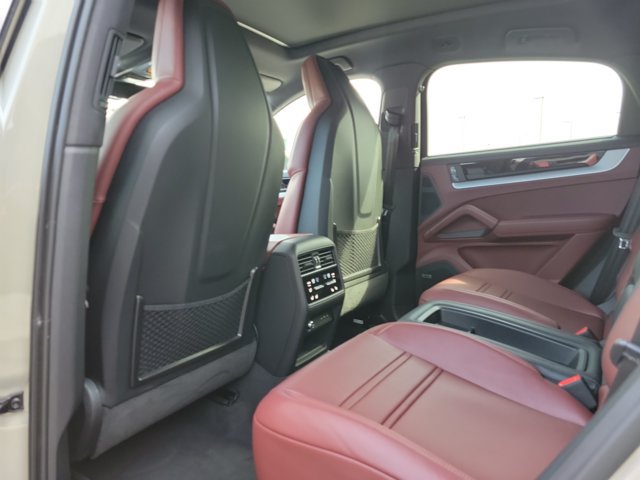Certified 2025 Porsche Cayenne S AWD/4WD image 20
