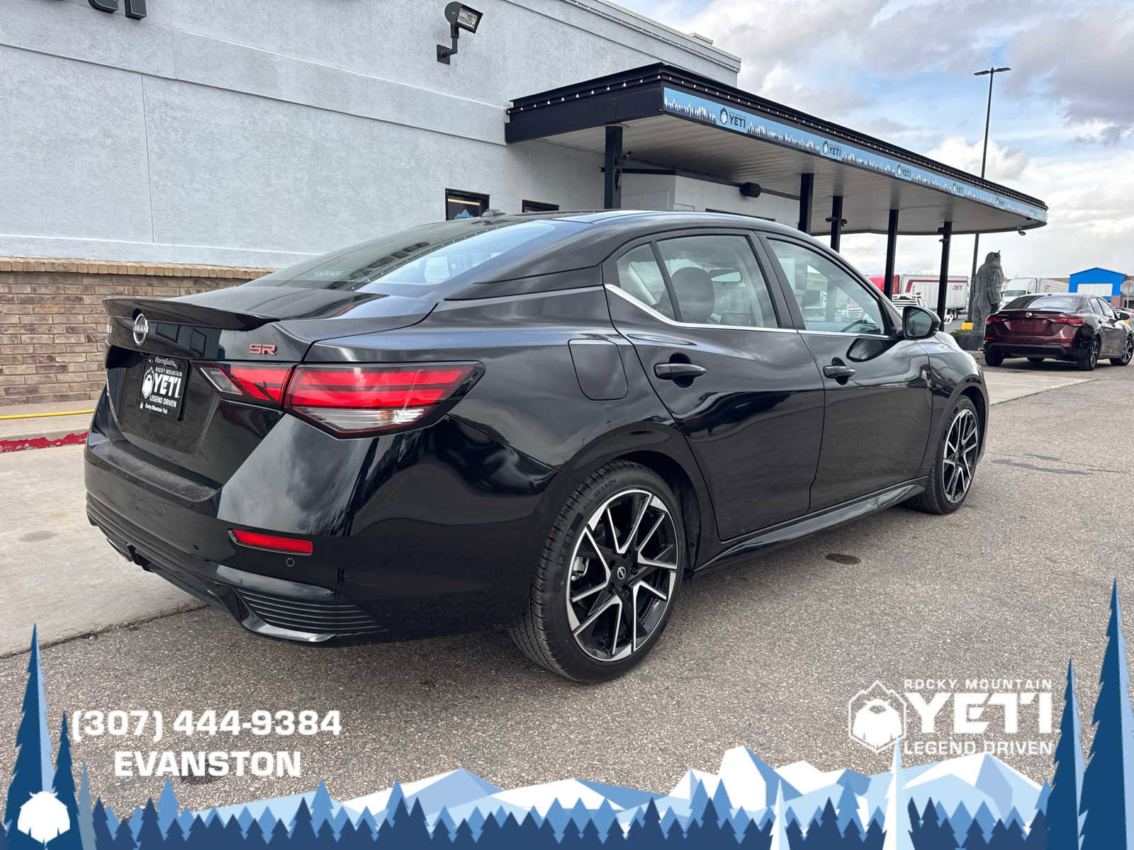 Used 2025 Nissan Sentra SR FWD image 3