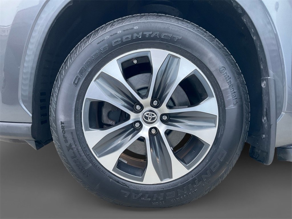 Used 2021 Toyota Highlander XLE image 15