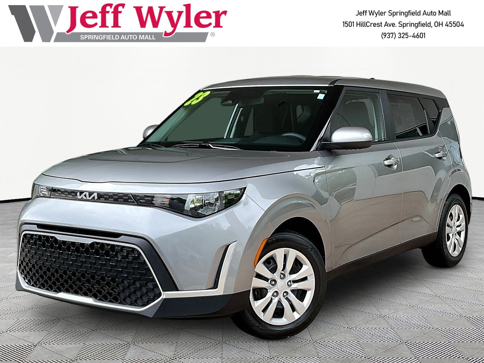 Used 2023 Kia Soul LX FWD image 1