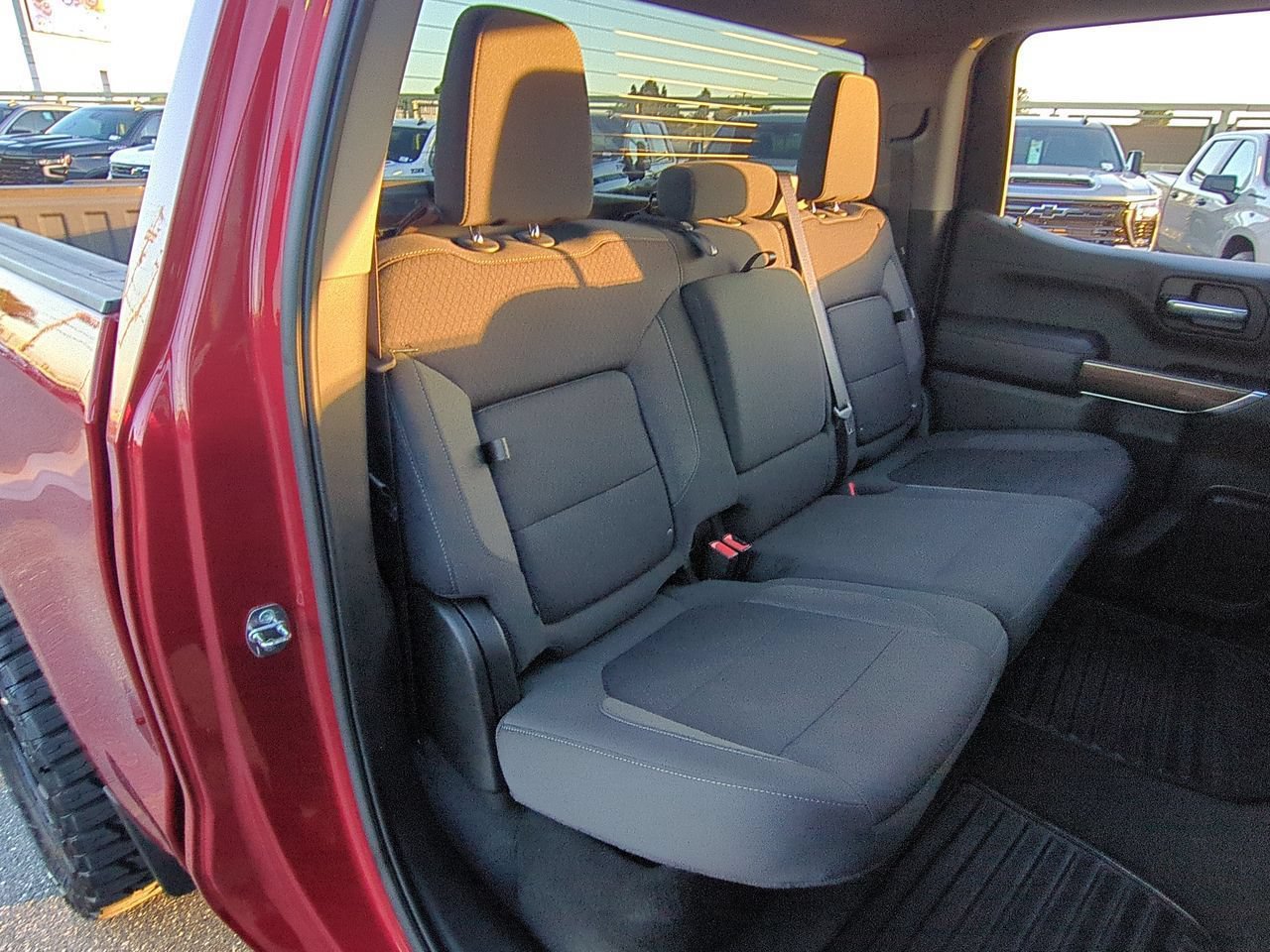 Used 2022 Chevrolet Silverado 1500 RST w/ Z71 Off-Road Package AWD/4WD image 25