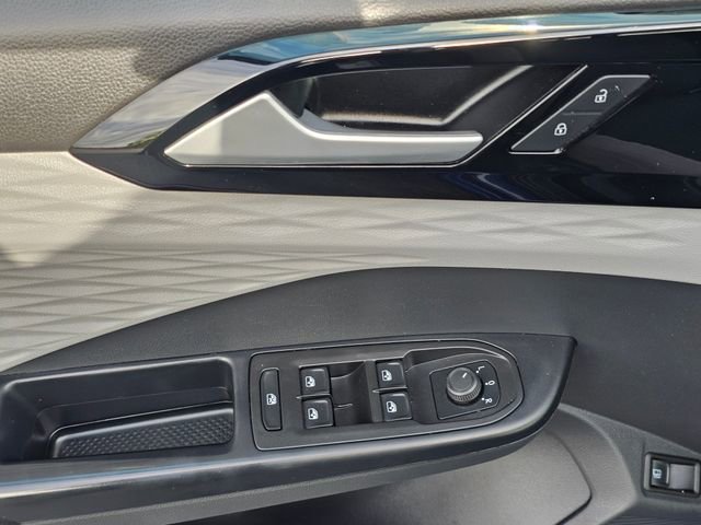 Used 2023 Volkswagen Taos S image 22