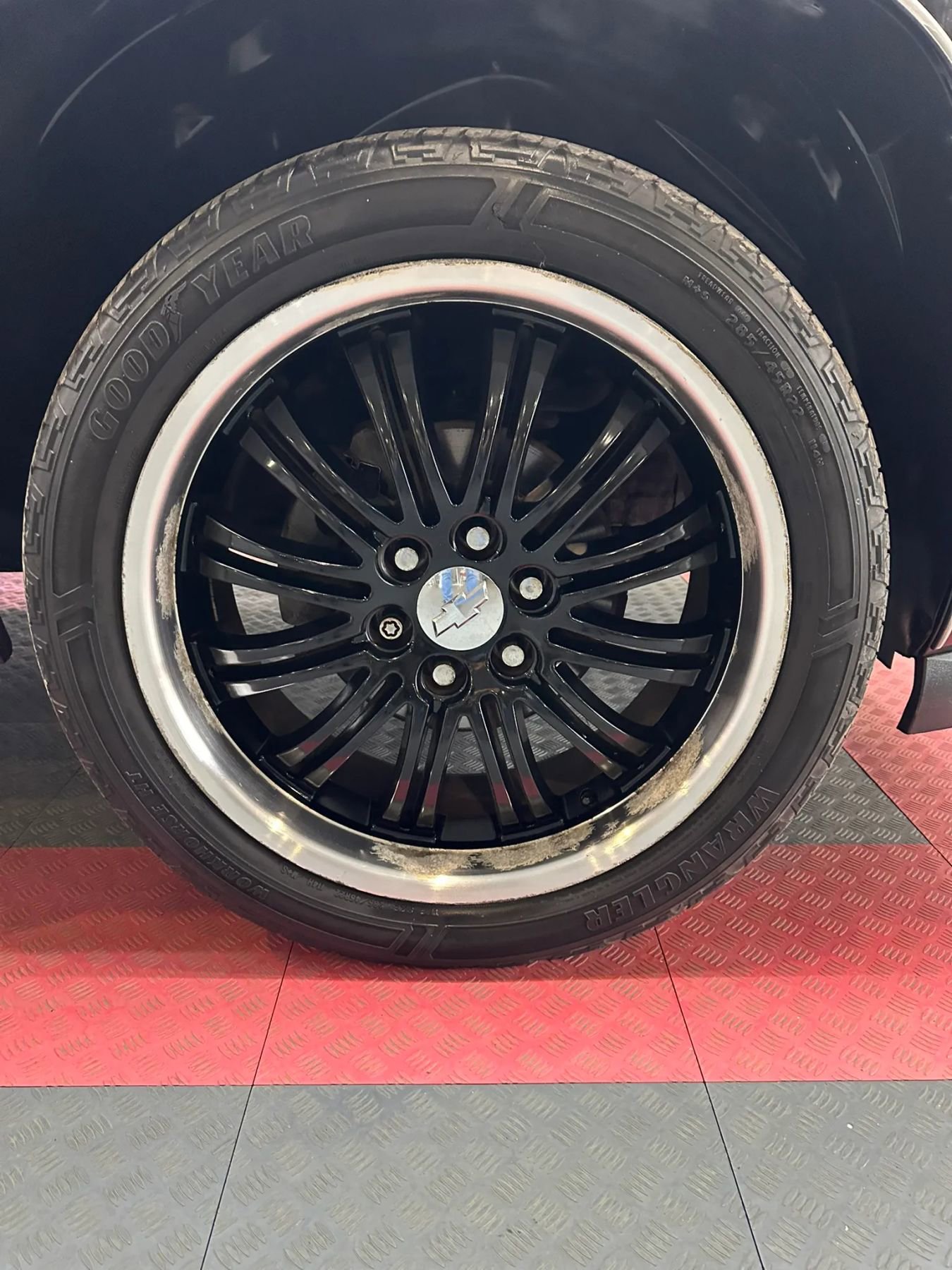 Used 2011 Chevrolet Avalanche LTZ RWD image 21