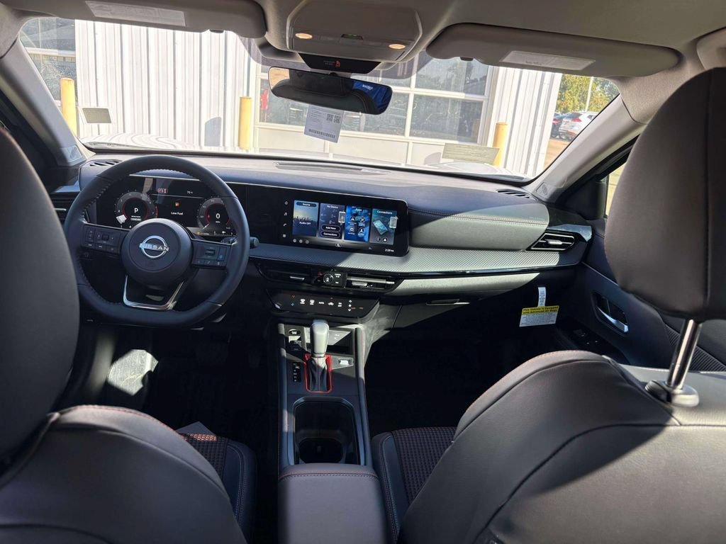 New 2026 Nissan Kicks SR w/ Illumination Package FWD image 13