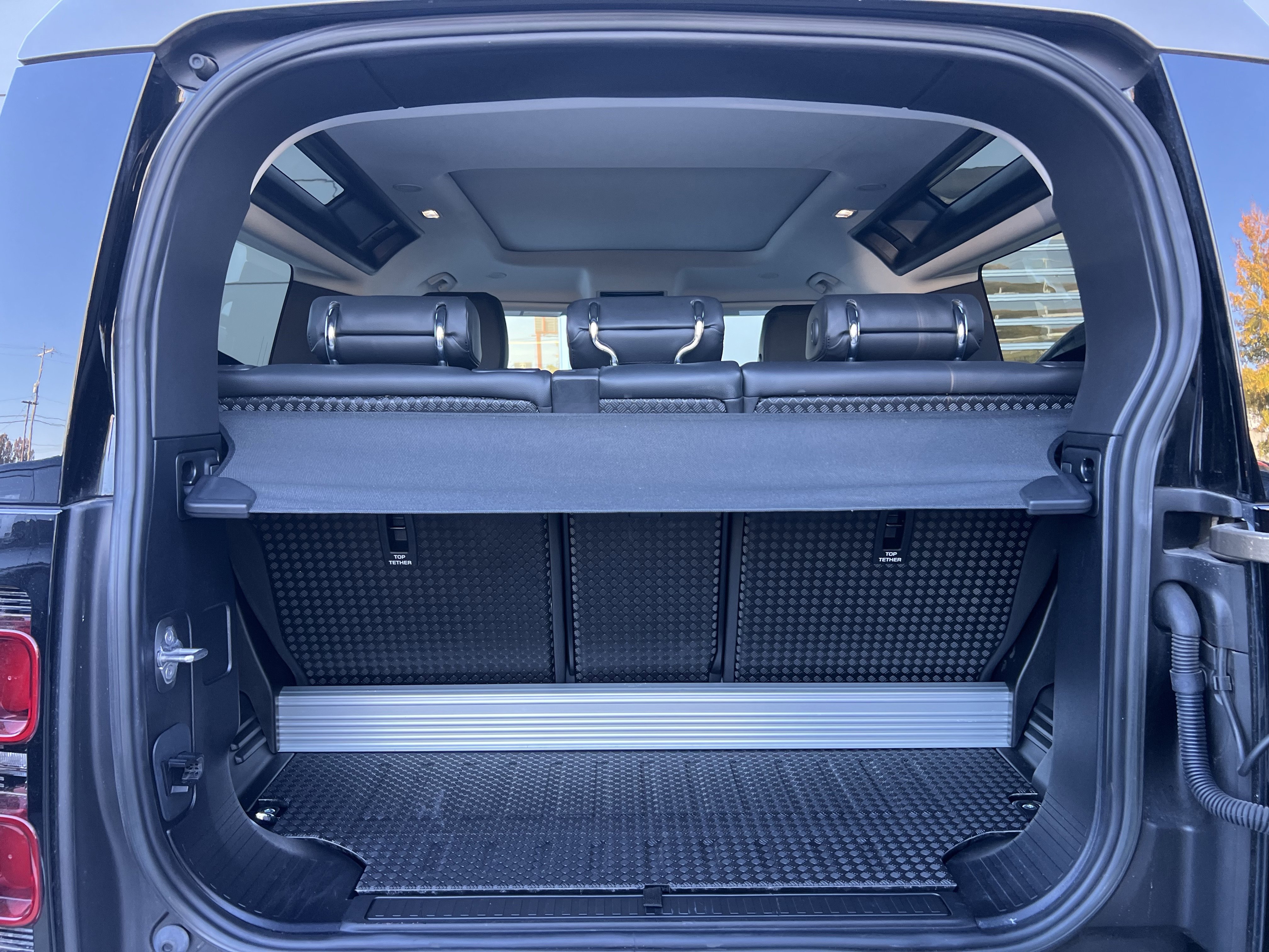 Certified 2023 Land Rover Defender 90 S image 31