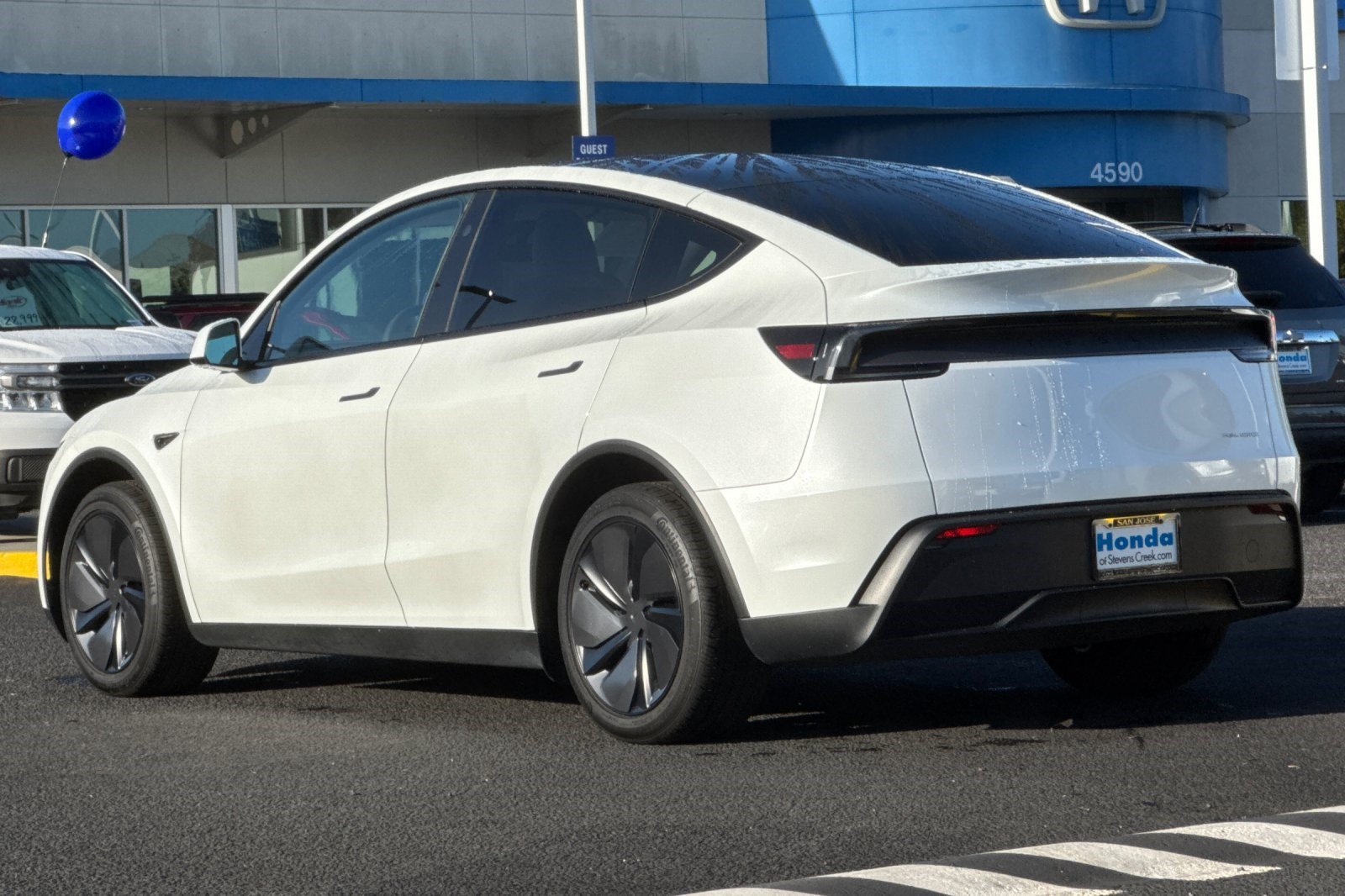Used 2026 Tesla Model Y Long Range AWD/4WD image 3