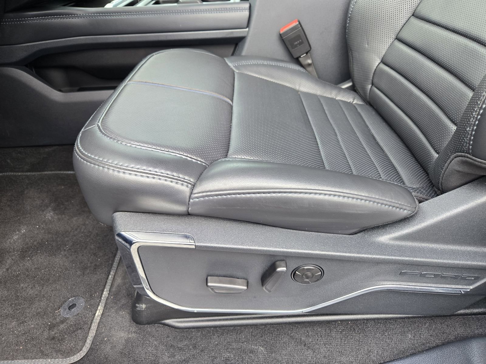 Used 2026 Ford F250 Platinum image 22