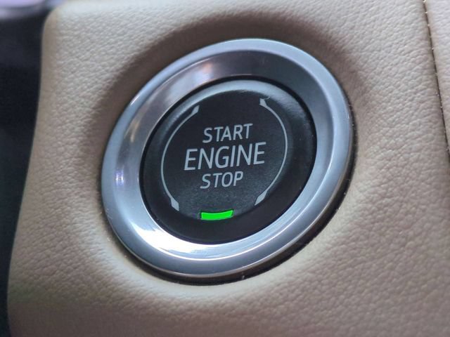 Used 2024 Chevrolet Tahoe Premier AWD/4WD image 16