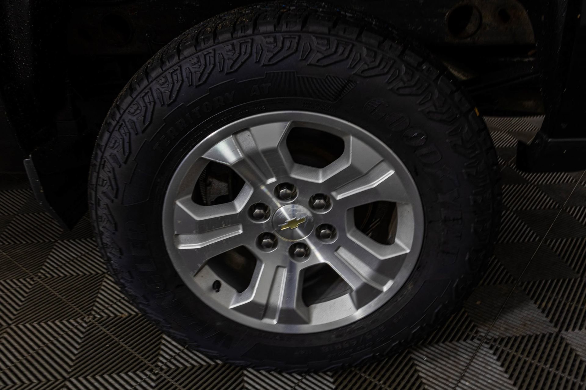 Used 2018 Chevrolet Silverado 1500 LT w/ LT Convenience Package image 40