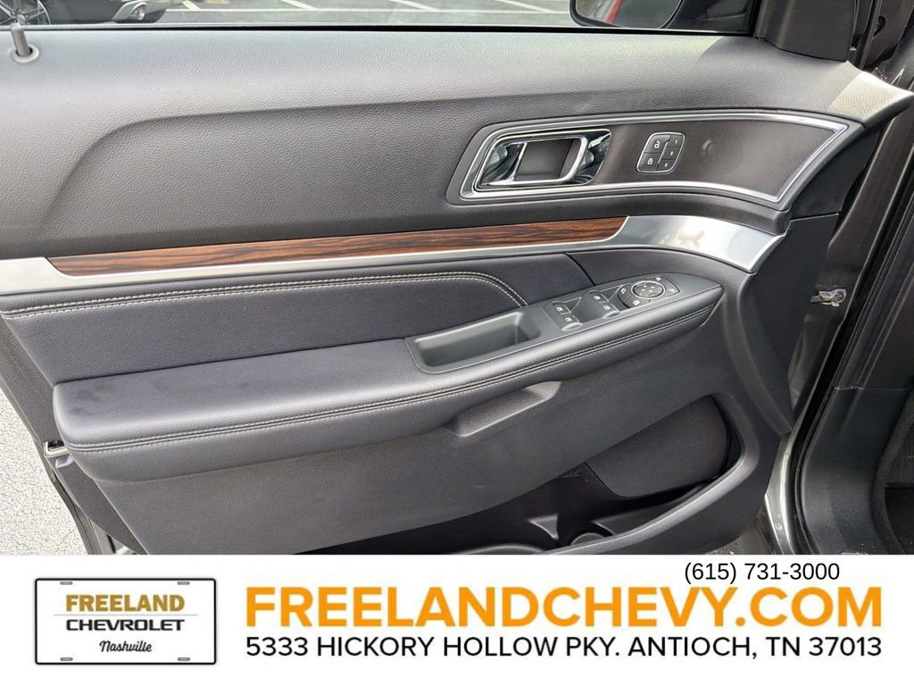 Used 2018 Ford Explorer Limited image 22