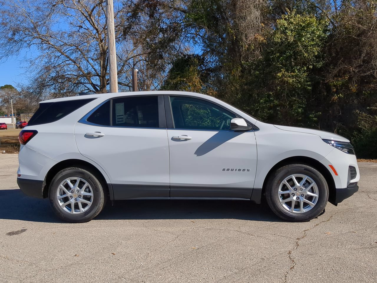 Used 2023 Chevrolet Equinox LT FWD image 3