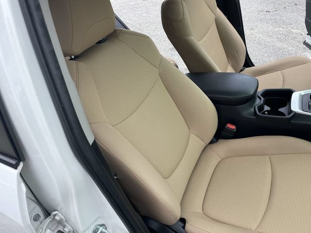Used 2020 Toyota RAV4 LE w/ All Weather Liner Package AWD/4WD image 27