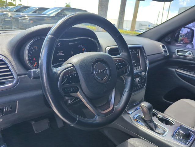Used 2018 Jeep Grand Cherokee Laredo AWD/4WD image 28