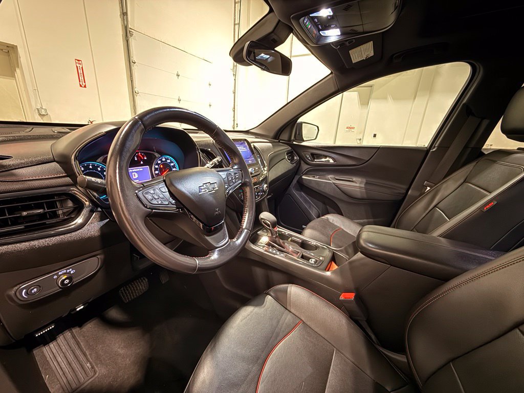 Used 2022 Chevrolet Equinox RS w/ RS Leather Package FWD image 17