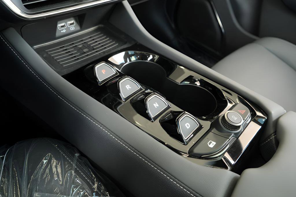 New 2025 VinFast VF 8 Plus image 24