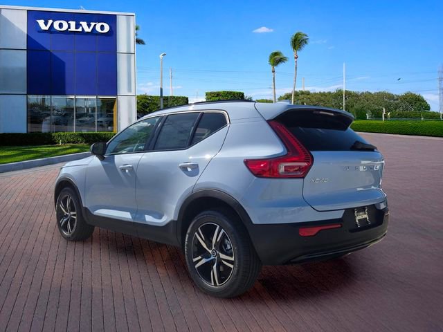 New 2026 Volvo XC40 B4 Core w/ Climate Package FWD image 5