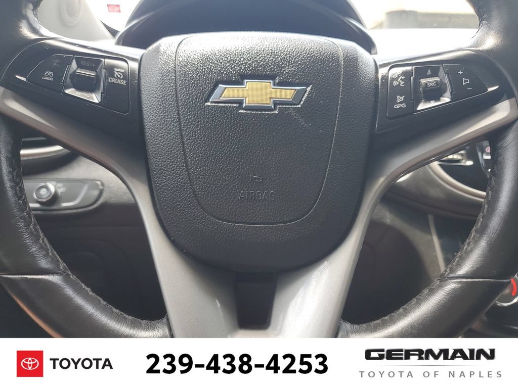 Used 2020 Chevrolet Trax LT w/ Sun & Sound Package FWD image 25