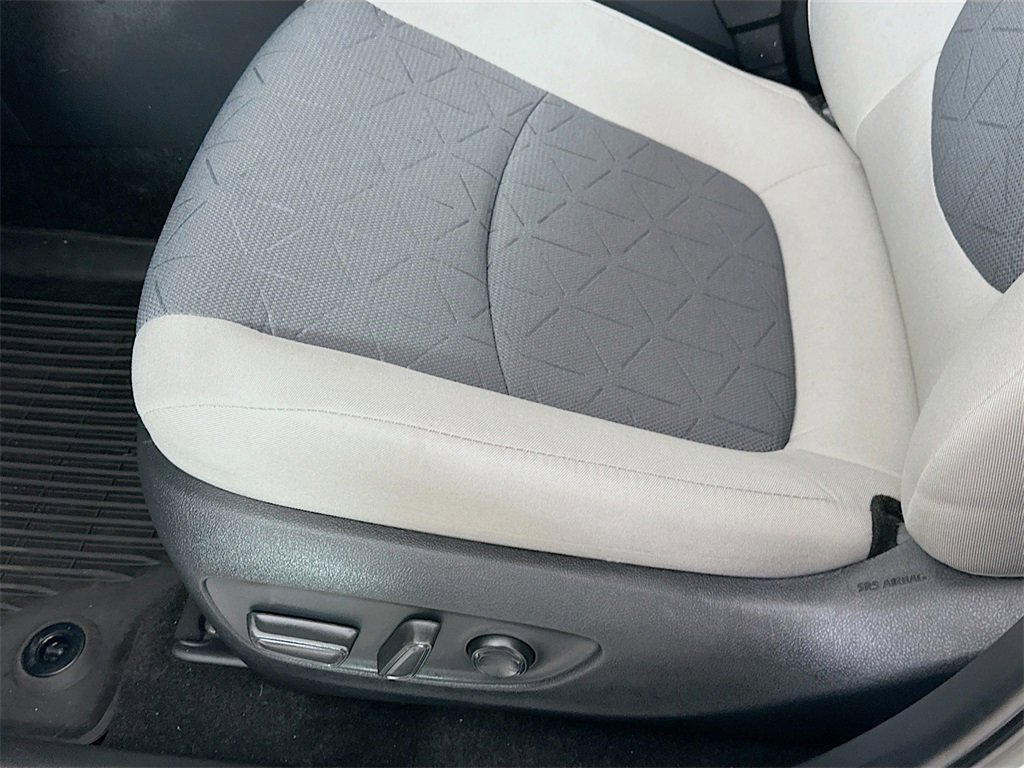 Used 2024 Toyota RAV4 XLE image 9