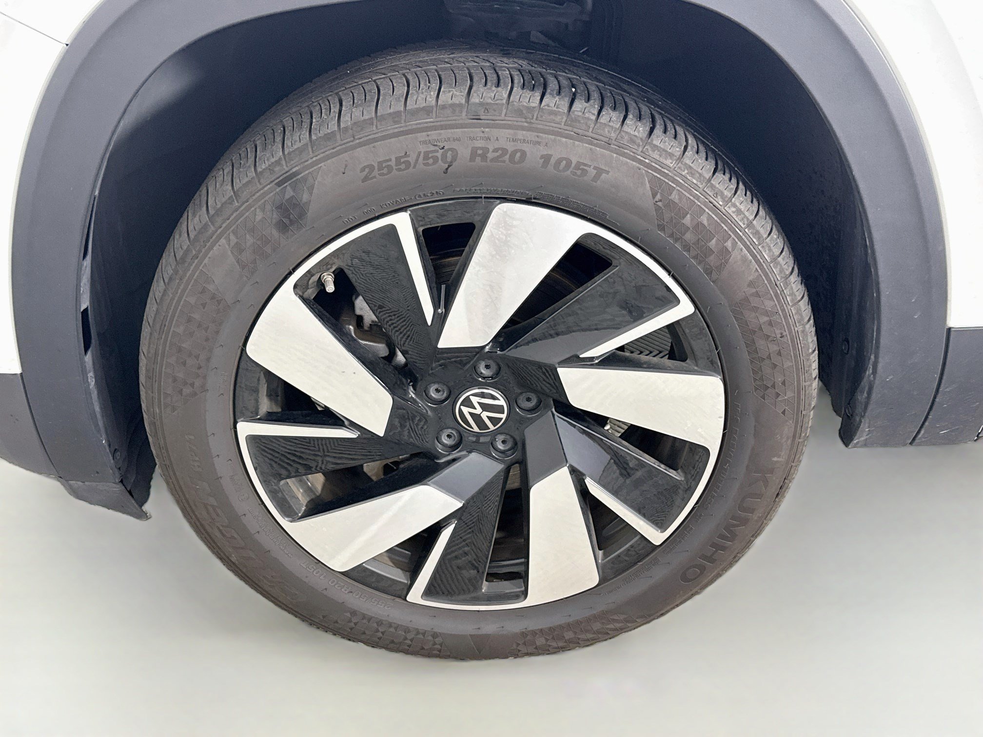 Used 2026 Volkswagen Atlas Cross Sport SE FWD image 38