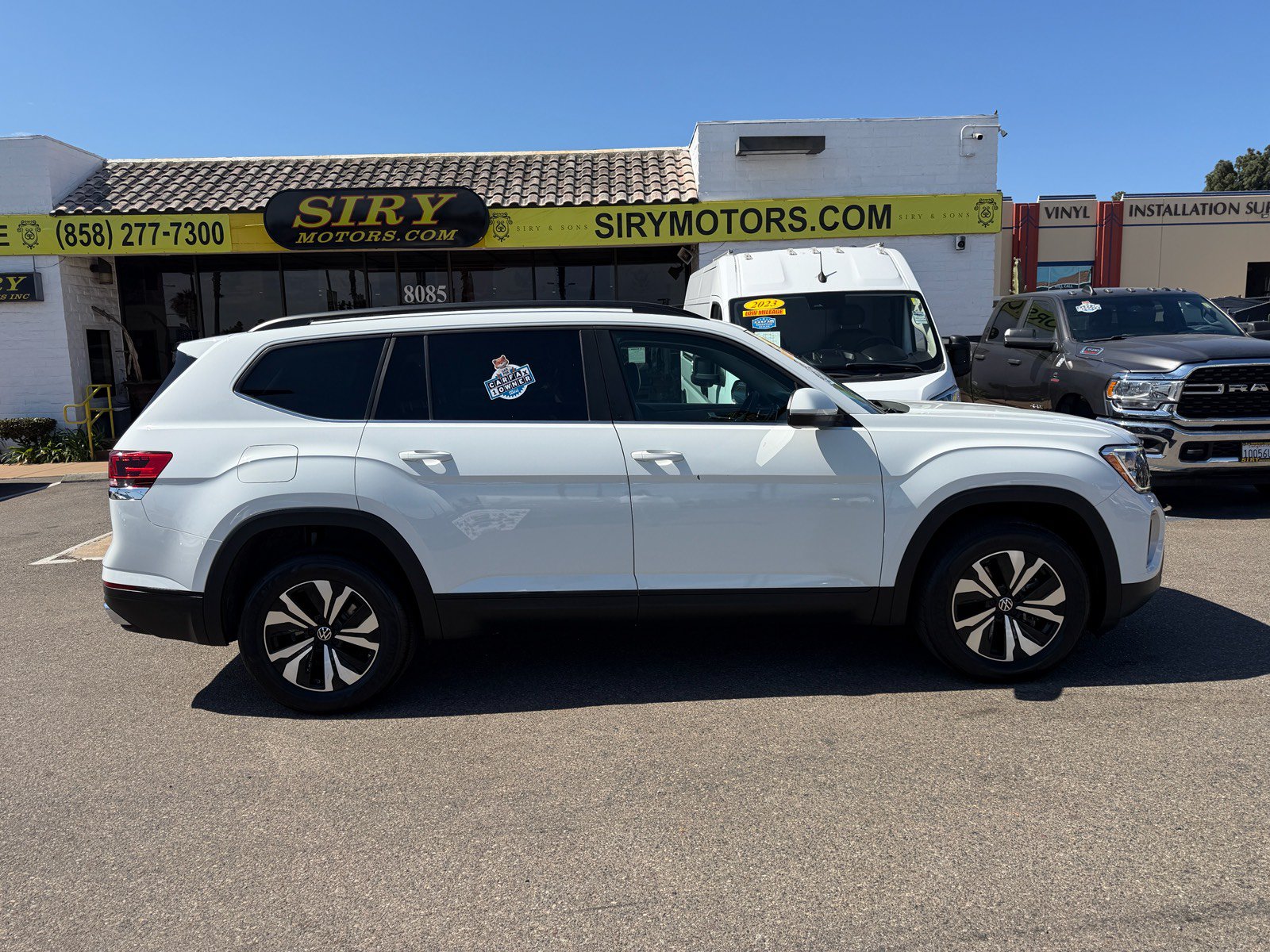 Used 2024 Volkswagen Atlas SE AWD/4WD image 2