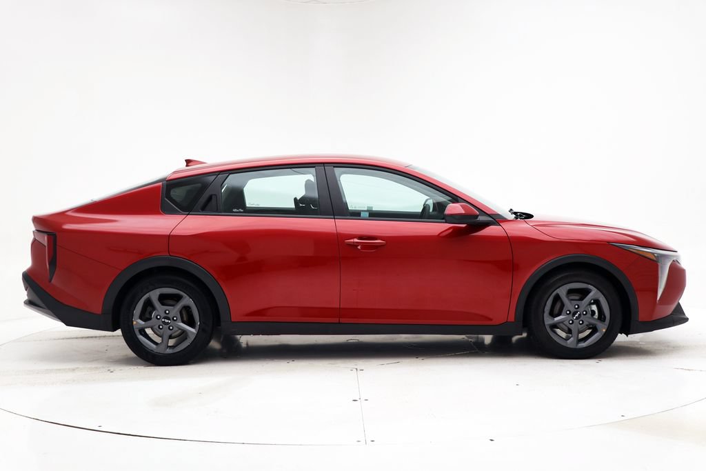 Used 2025 Kia K4 LXS FWD image 3