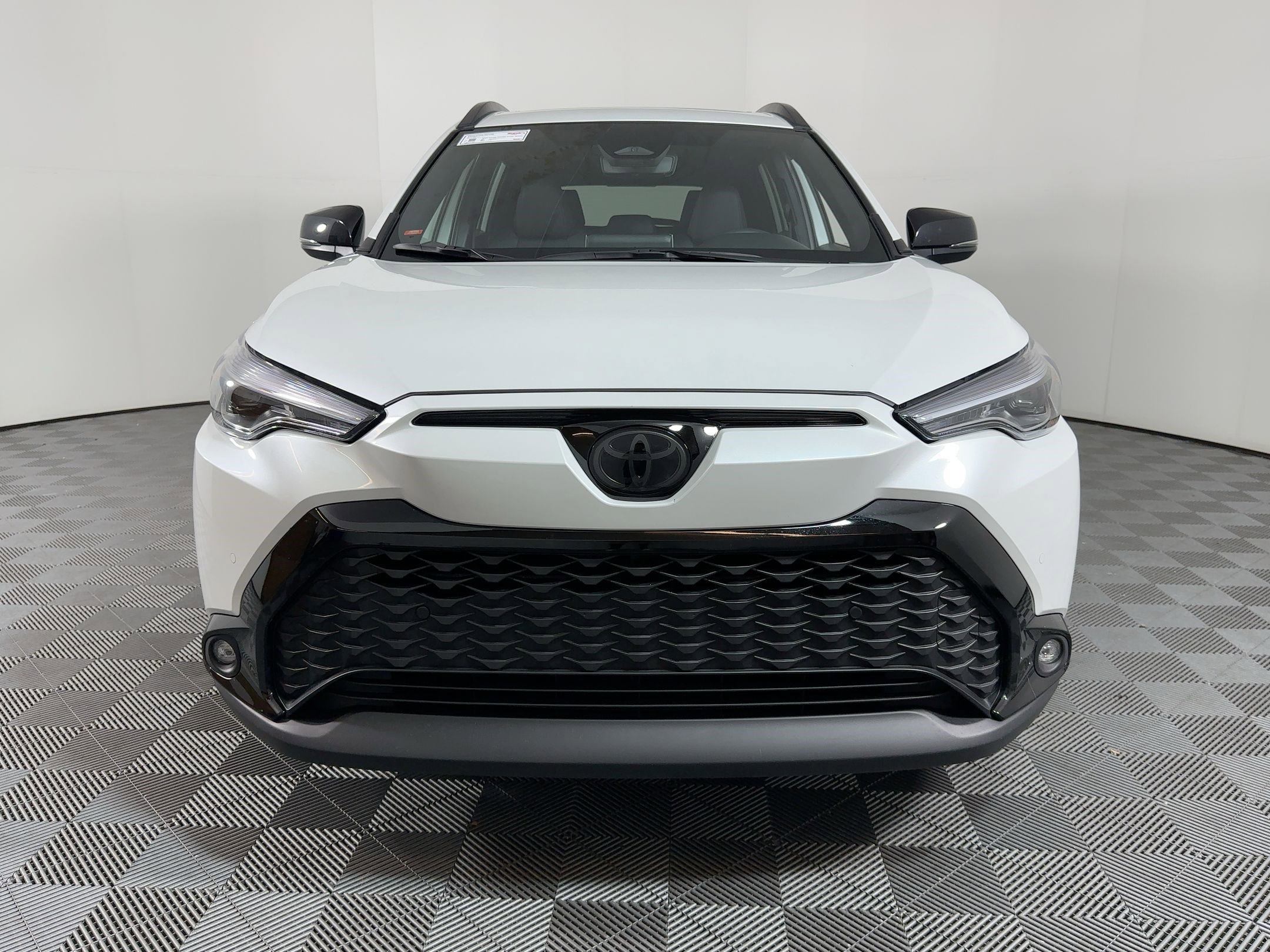 Used 2025 Toyota Corolla Cross AWD Hybrid image 4