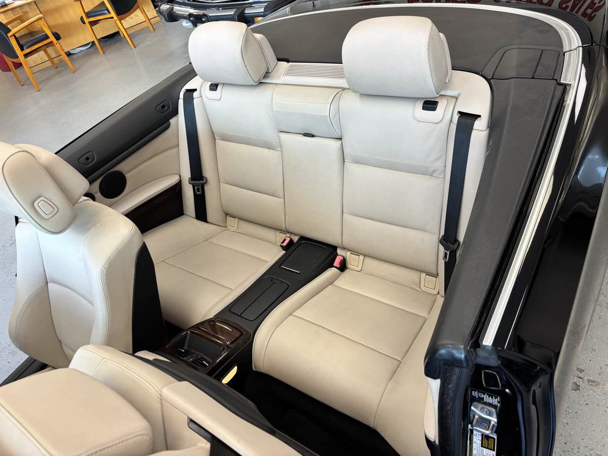 Used 2011 BMW 328i Convertible RWD image 32