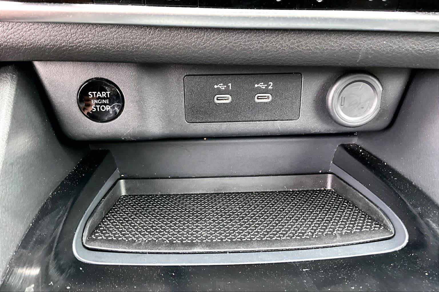 Certified 2025 Nissan Rogue SV FWD image 32