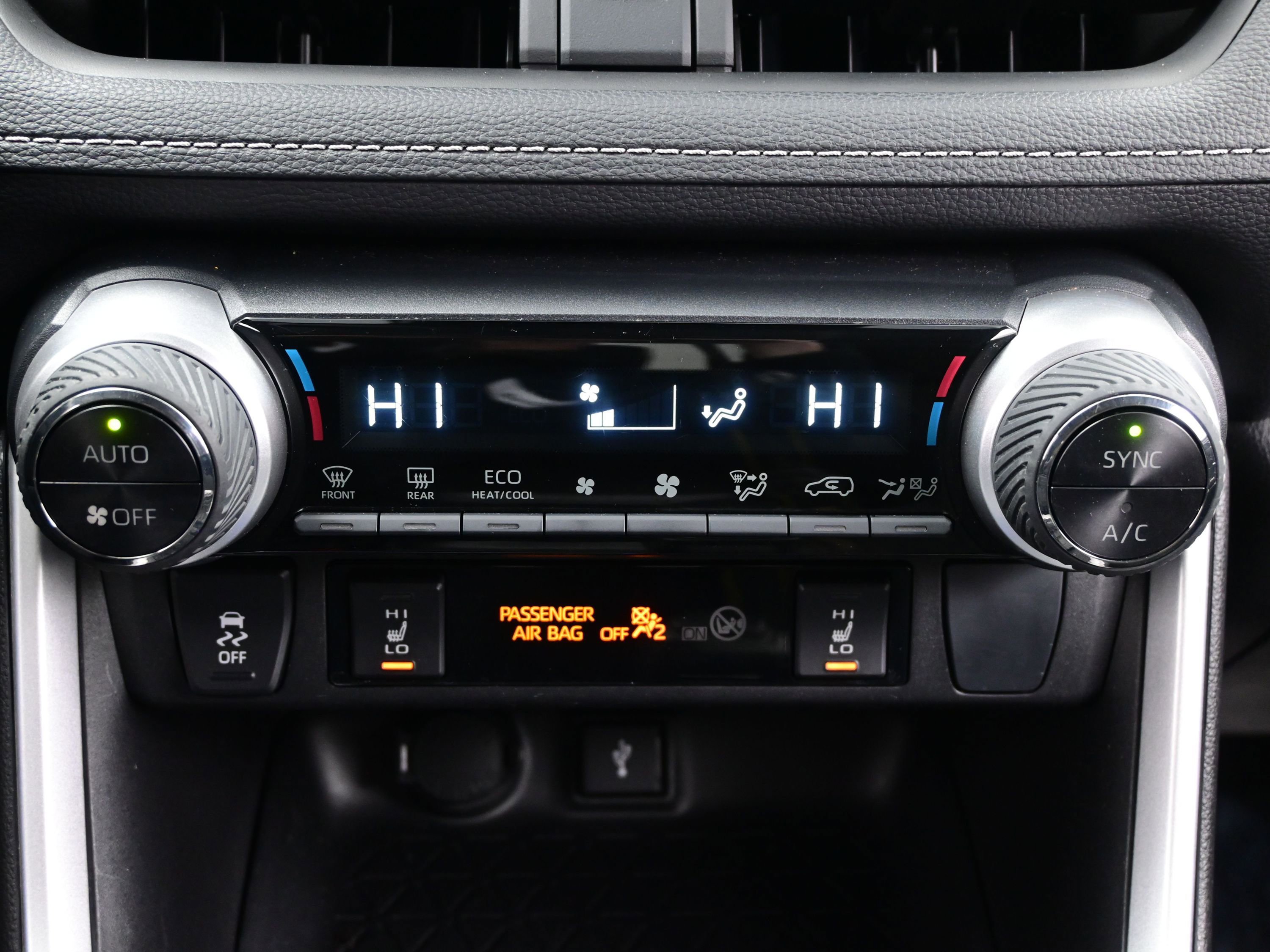 Used 2022 Toyota RAV4 XLE w/ Convenience Package image 21