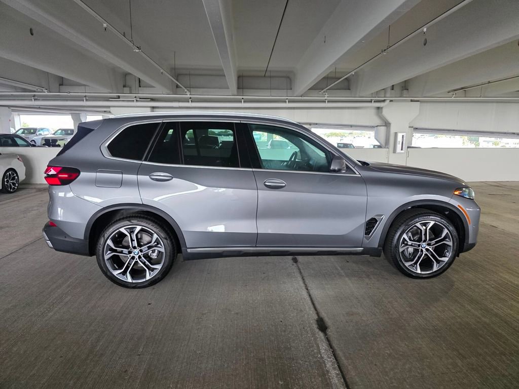 New 2026 BMW X5 sDrive40i w/ Premium Package RWD image 3