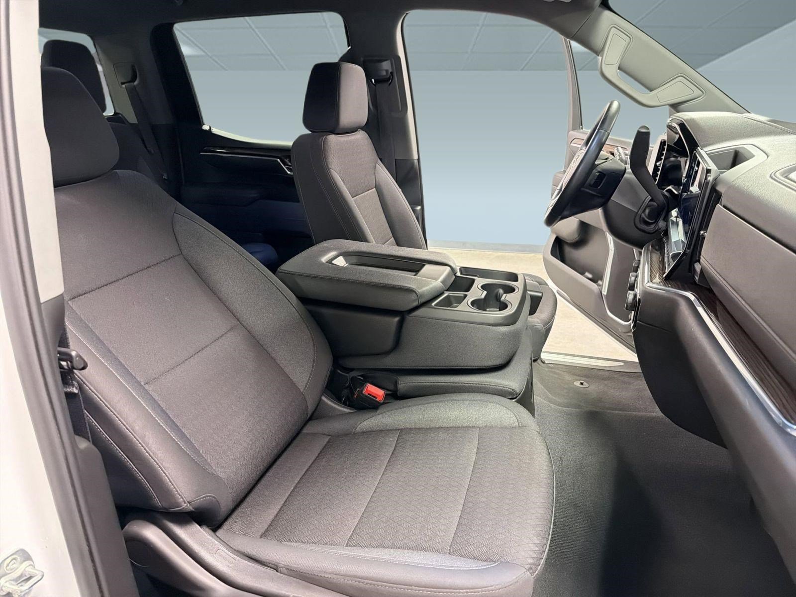 Certified 2025 Chevrolet Silverado 1500 LT image 31