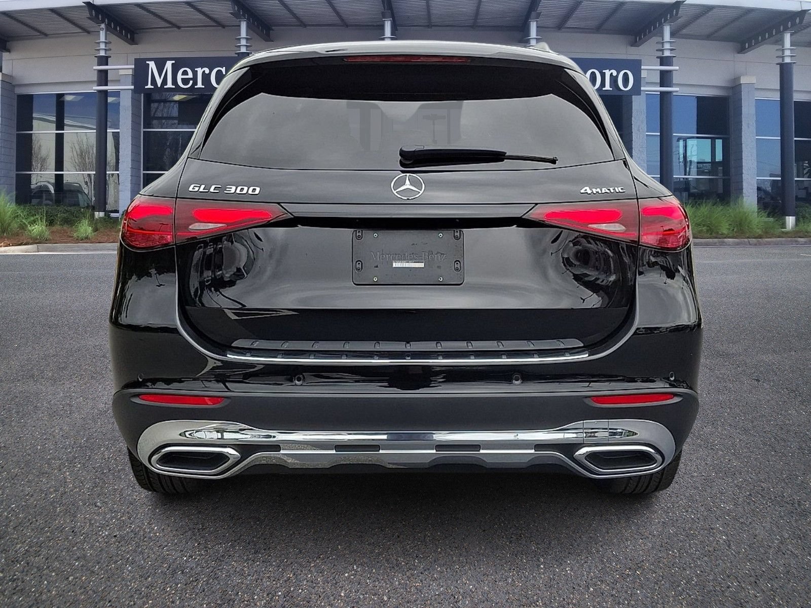 Used 2024 Mercedes-Benz GLC 300 4MATIC image 5
