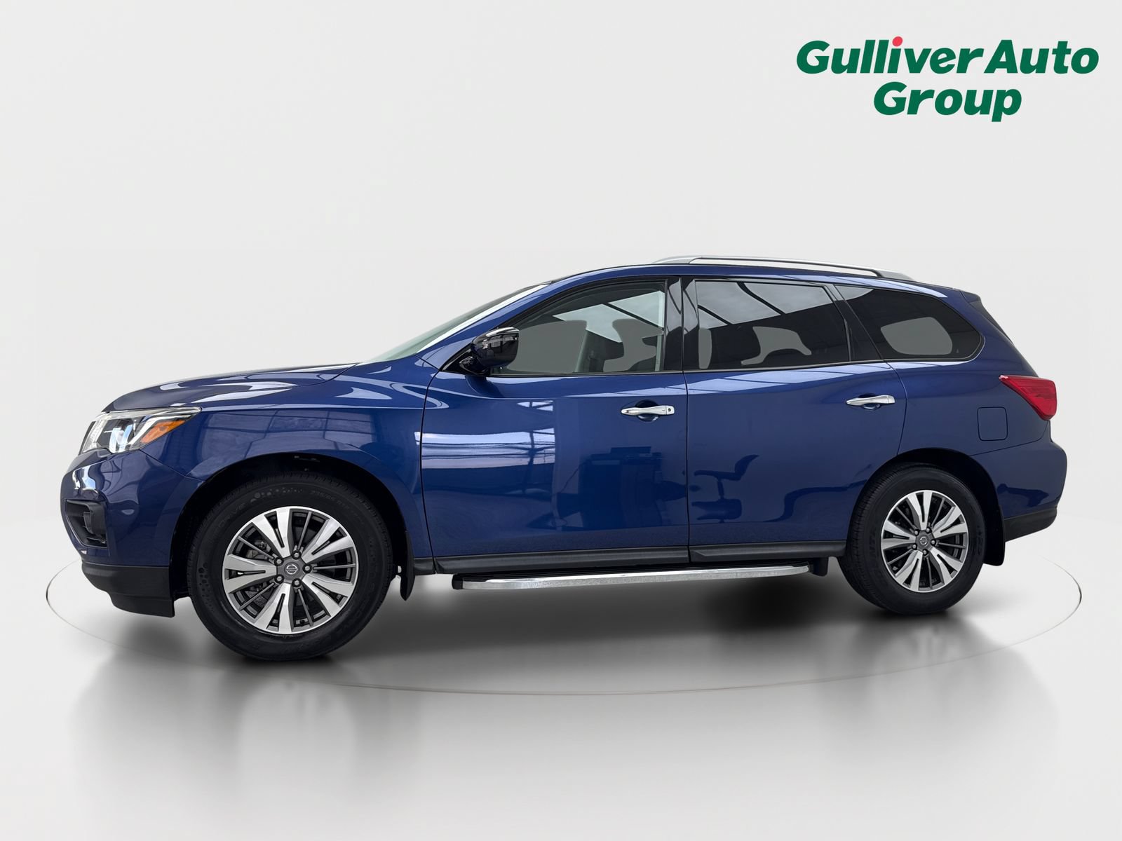 Used 2020 Nissan Pathfinder SV FWD image 2