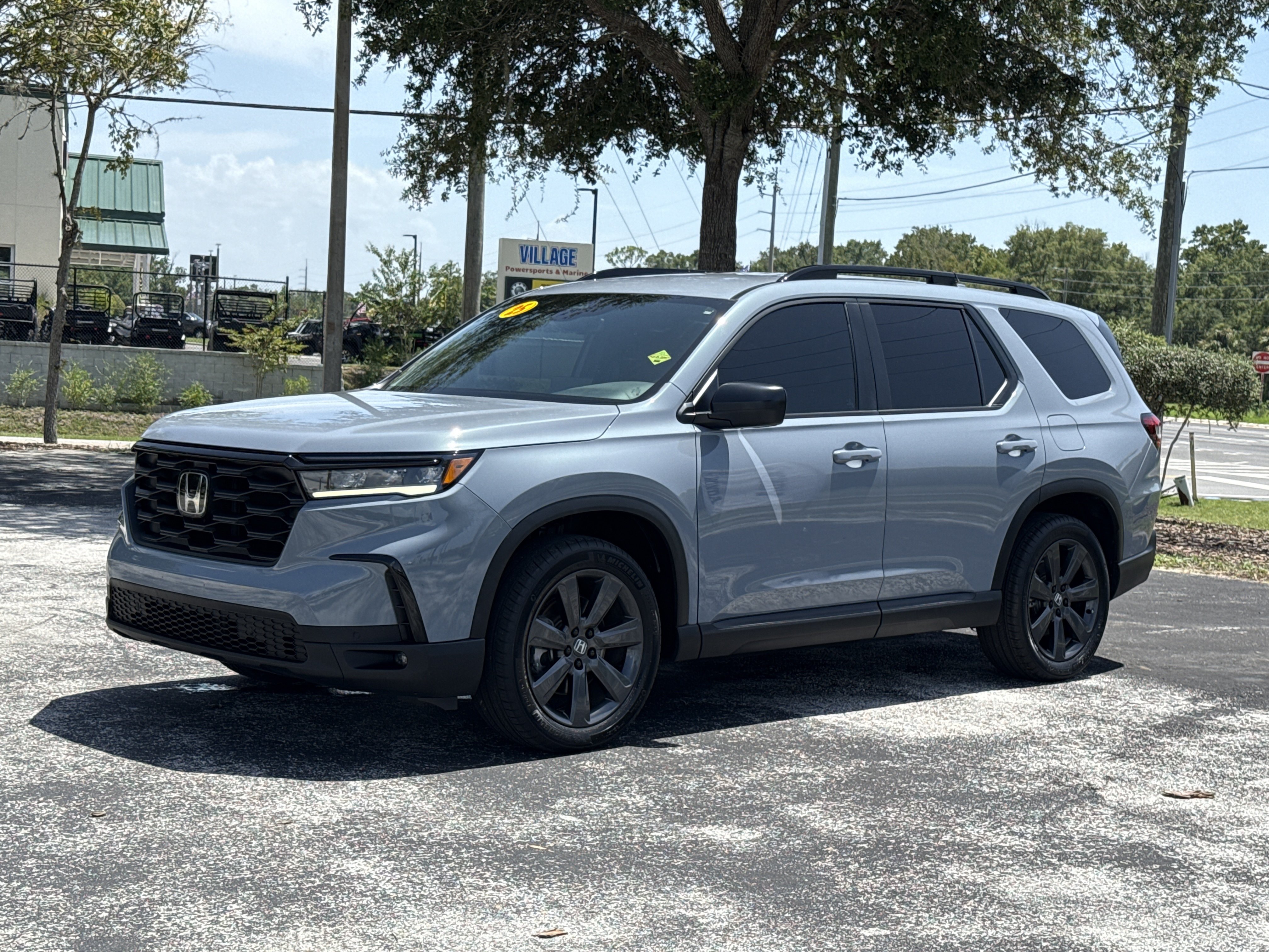 Certified 2025 Honda Pilot Sport image 12