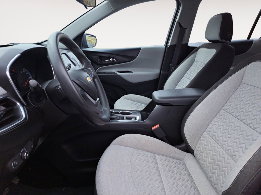 Used 2022 Chevrolet Equinox LS image 9
