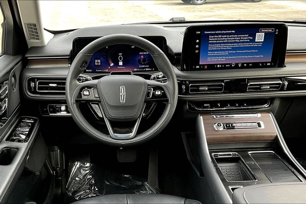 Used 2025 Lincoln Aviator Reserve w/ Jet Appearance Package AWD/4WD image 5