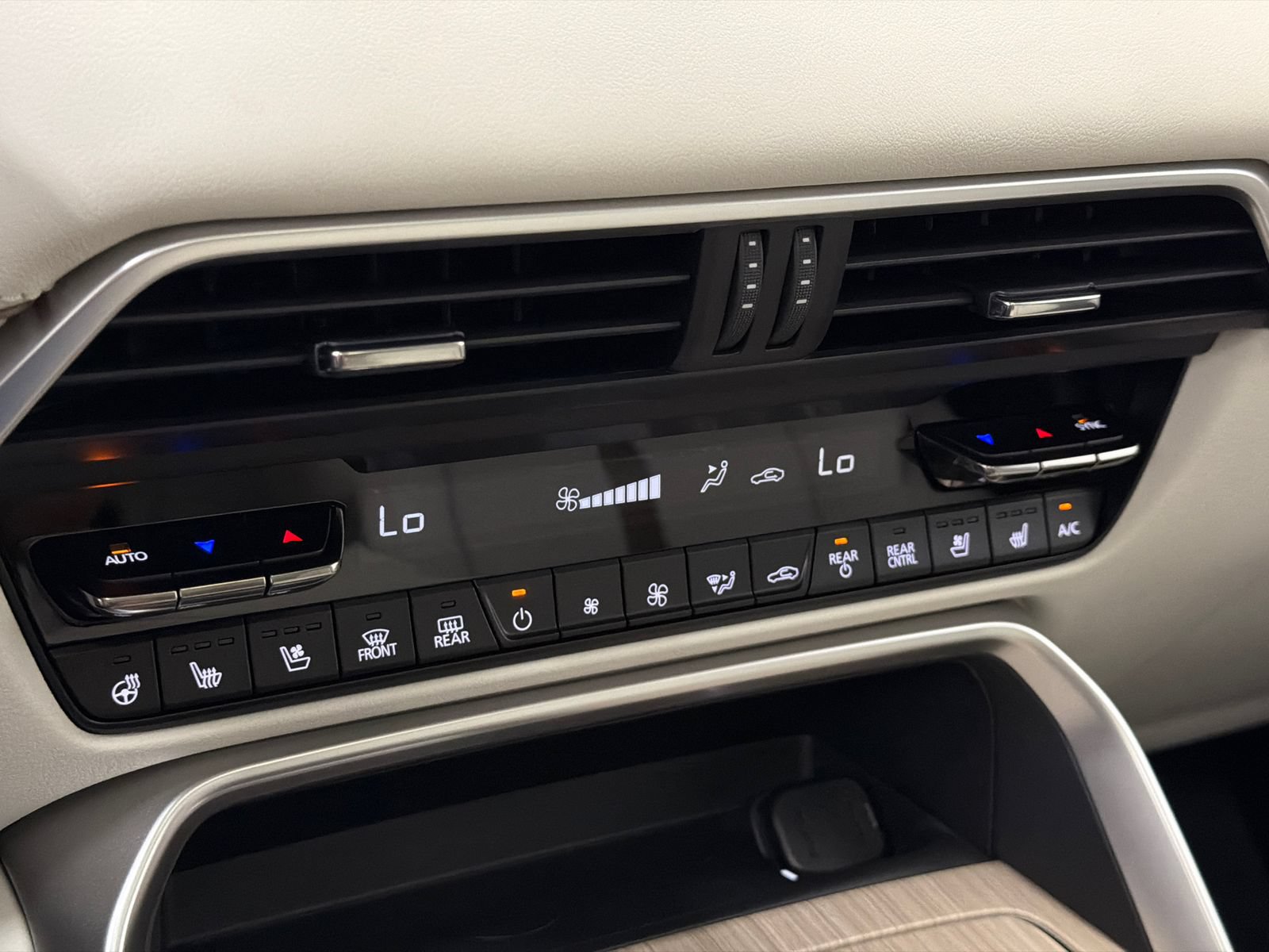 New 2026 MAZDA CX-90 Plug-In Hybrid w/ Premium Plus AWD/4WD image 31