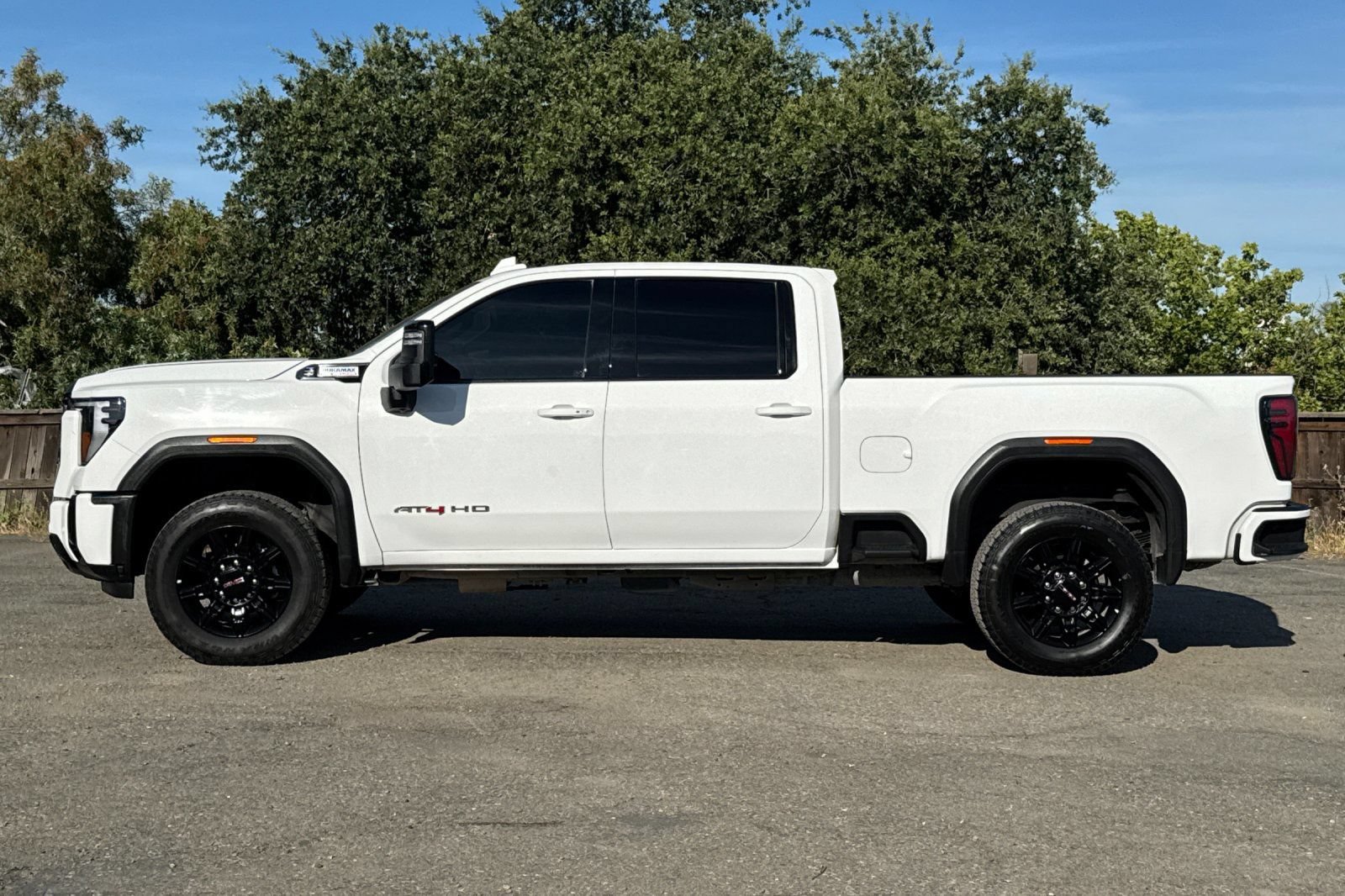 Used 2025 GMC Sierra 2500 AT4 AWD/4WD image 7