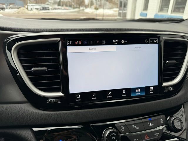 New 2026 Chrysler Voyager LX image 16