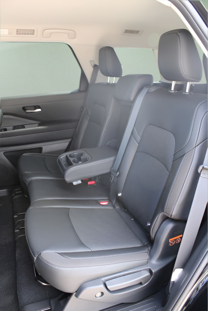 New 2026 Nissan Pathfinder SL AWD/4WD image 17
