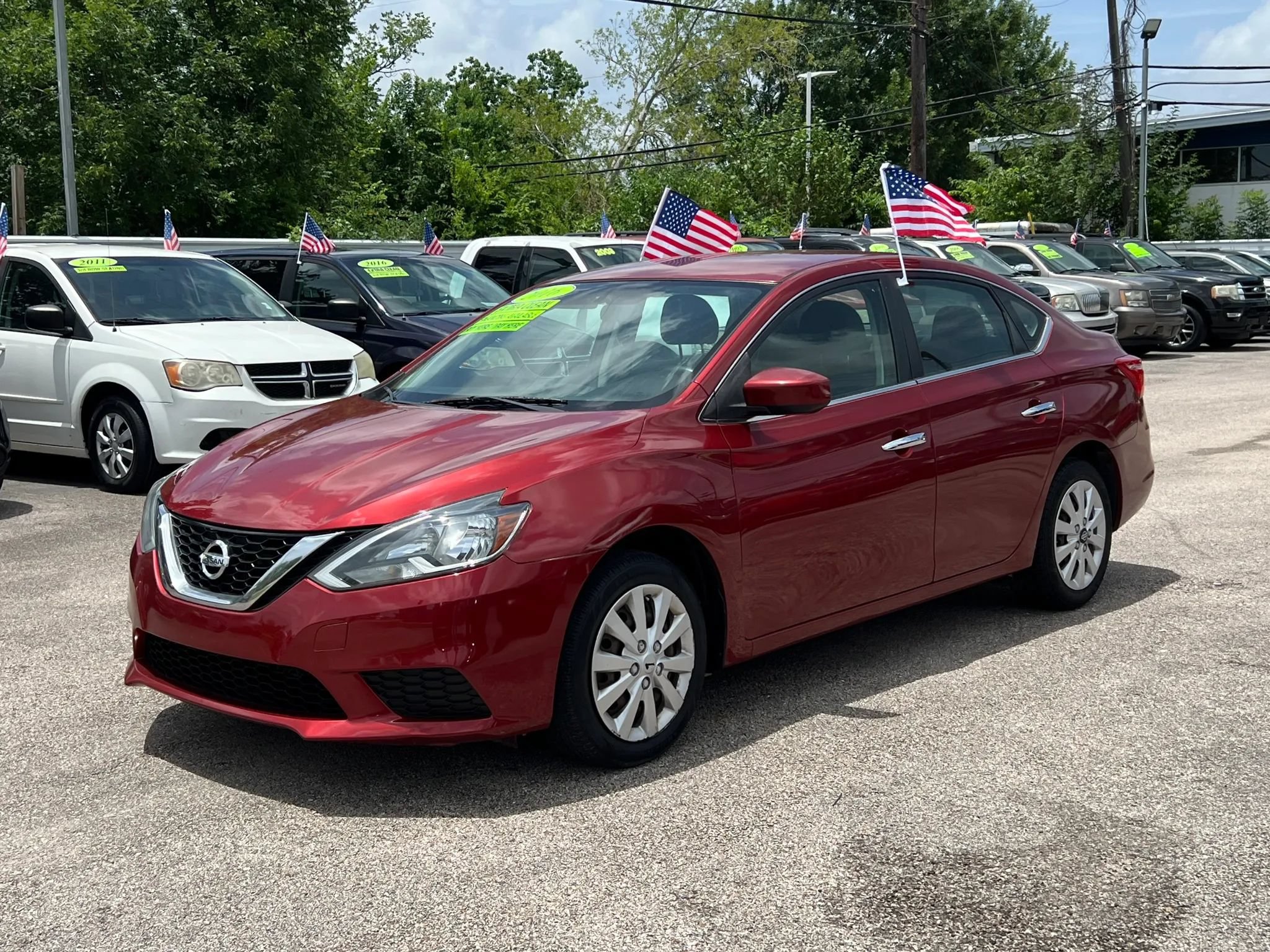 Used 2016 Nissan Sentra SV FWD image 2