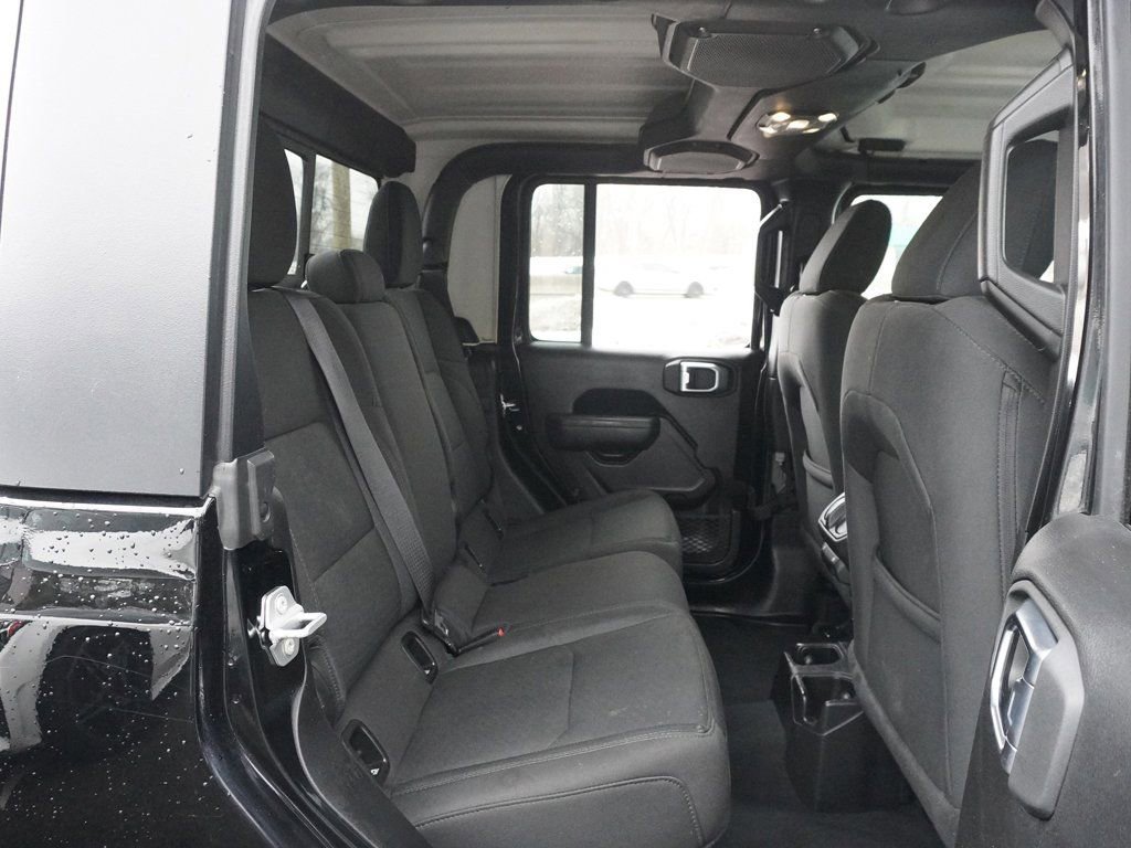 Used 2022 Jeep Gladiator Sport image 30