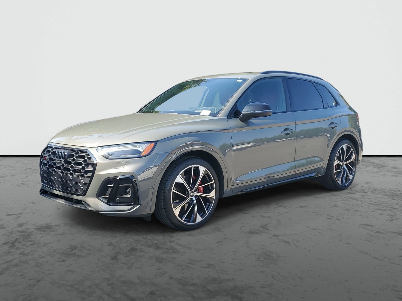 Used 2023 Audi SQ5 Prestige w/ Prestige Package AWD/4WD image 2