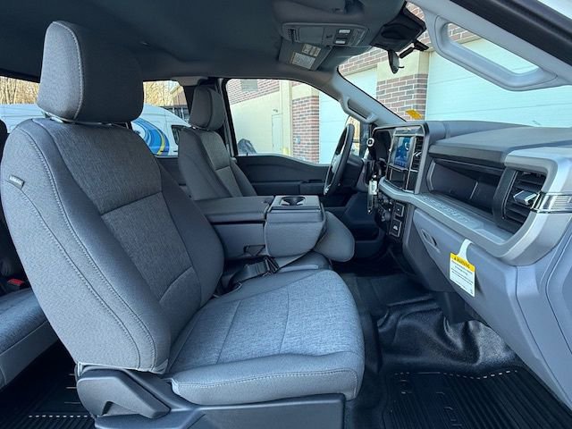 New 2025 Ford F350 XLT image 22