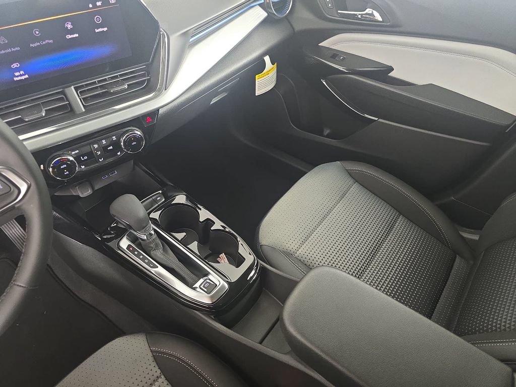 New 2026 Chevrolet Trax LT w/ LT Convenience Package FWD image 21
