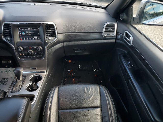 Certified 2020 Jeep Grand Cherokee Laredo RWD image 19