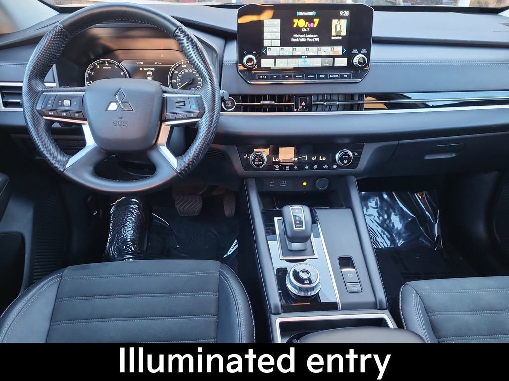 Used 2024 Mitsubishi Outlander SE image 15