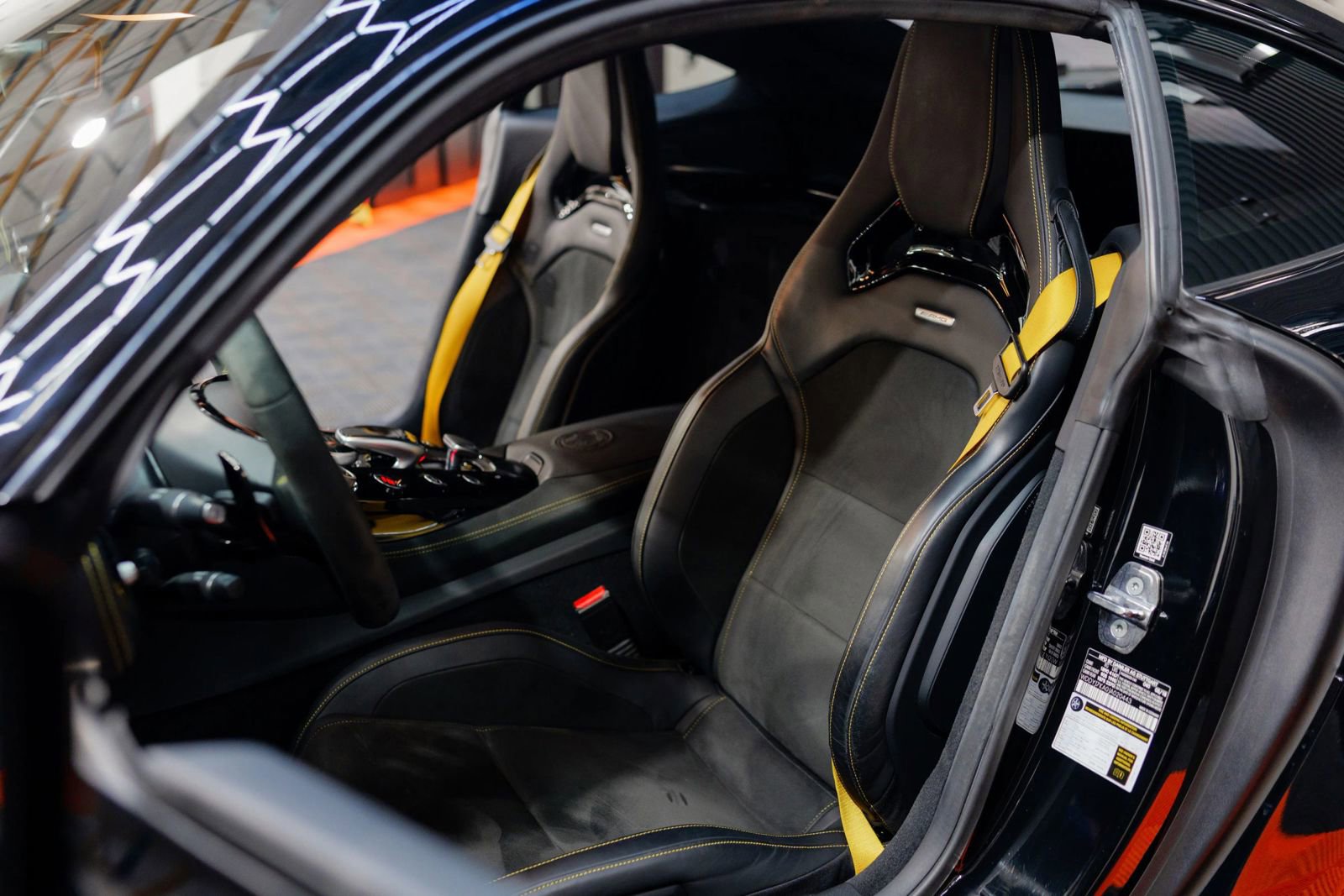 Used 2018 Mercedes-Benz AMG GT R image 31