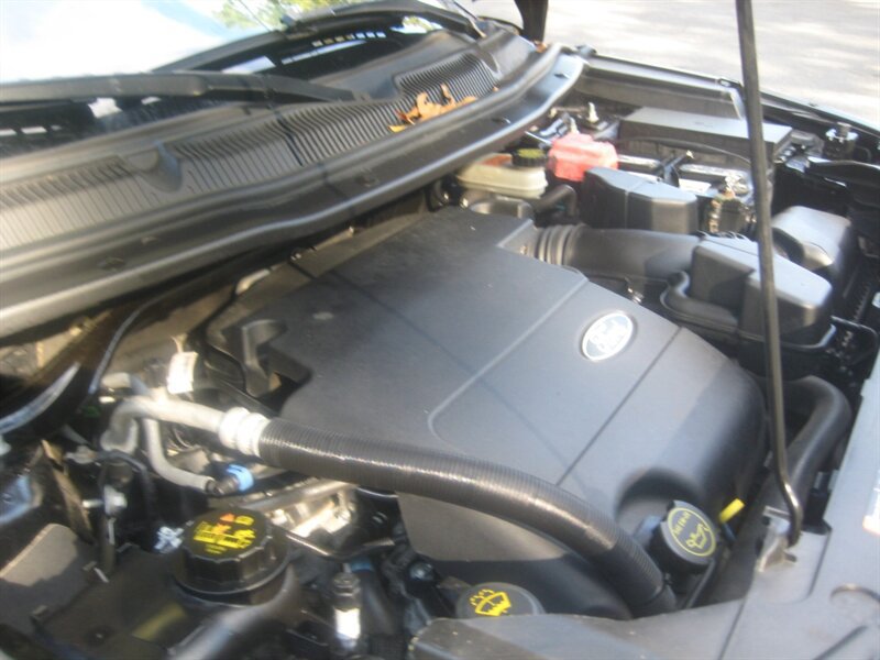 Used 2015 Ford Explorer XLT FWD image 32